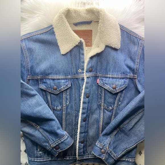 Levi’s Vintage Fit Sherpa Denim Trucker Jacket Men’s Size Small - Picture 2 of 7